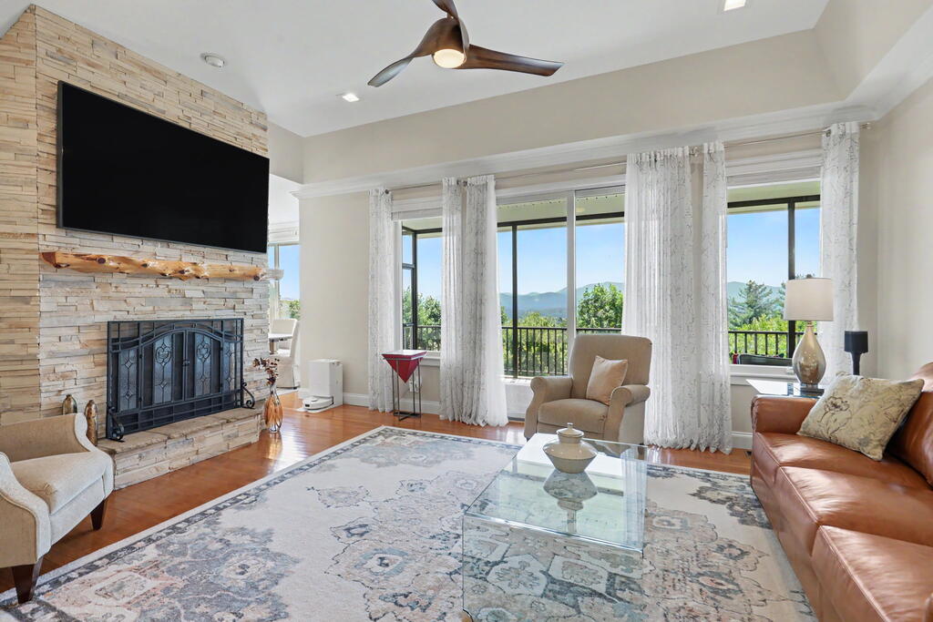 248 Sunset View Property Photo 2