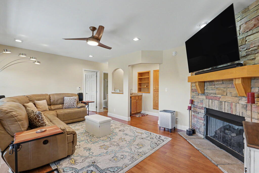 248 Sunset View Property Photo 5