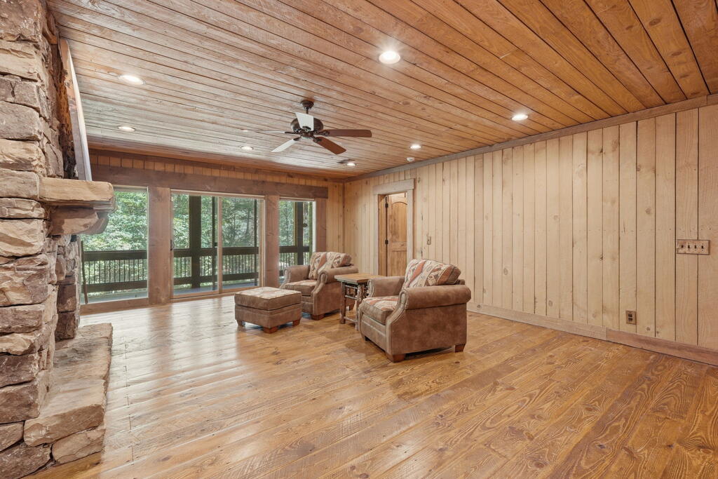 123 Merrimac Pointe Property Photo 36