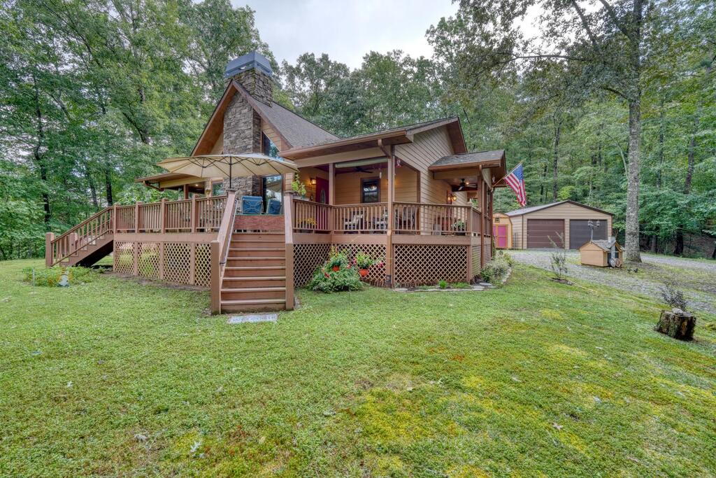 2592 Caney Creek Road Property Photo 2