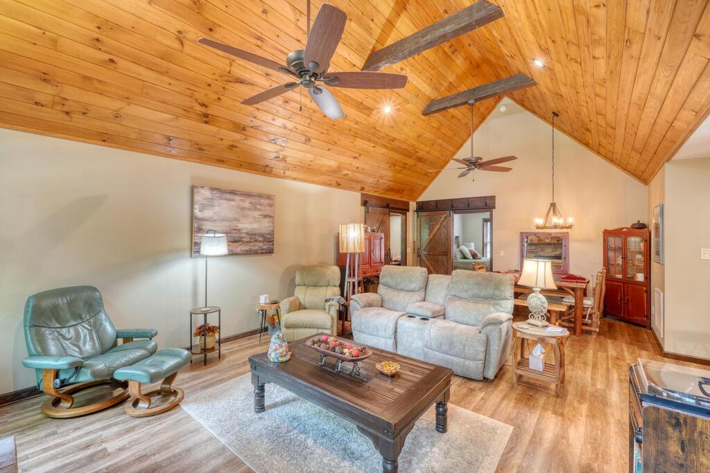 2592 Caney Creek Road Property Photo 16