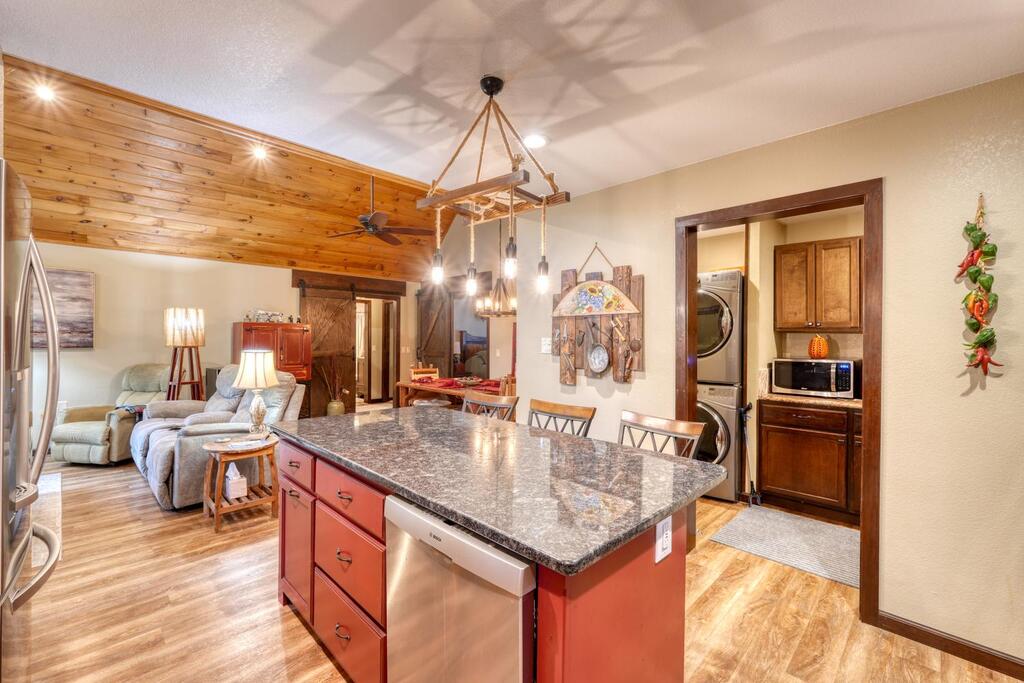 2592 Caney Creek Road Property Photo 21