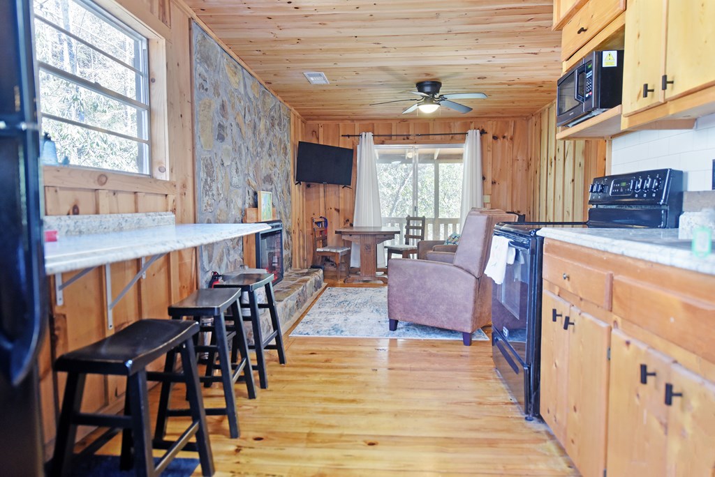 150 Donna Lee Lane Property Photo 6