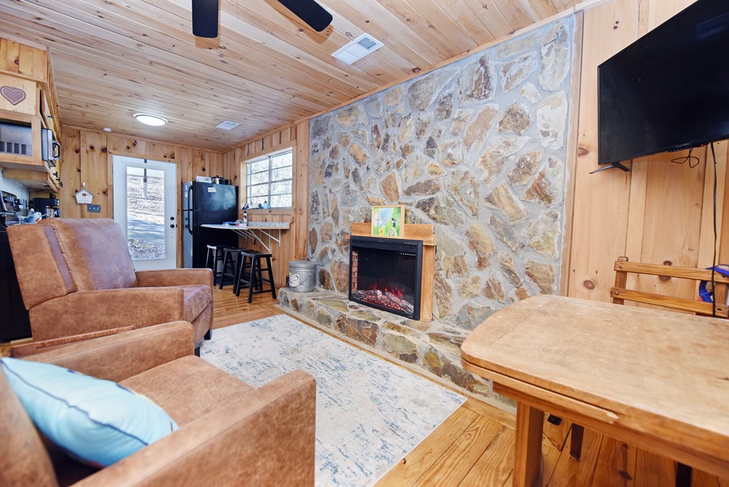 150 Donna Lee Lane Property Photo 14