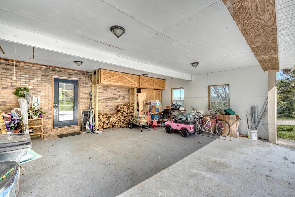 4868 Hwy 325 Property Photo 7