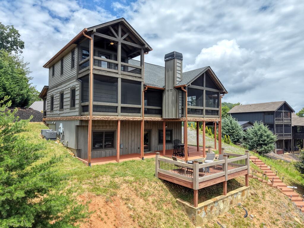 561 Deer Crest Road Property Photo 4