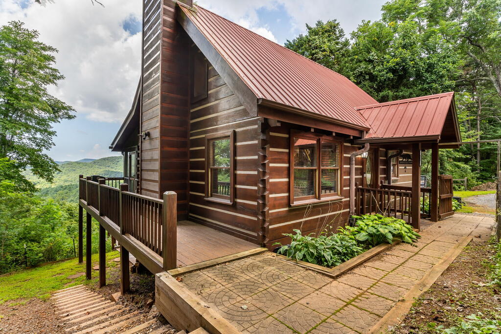 11 Amy Creek Property Photo 1