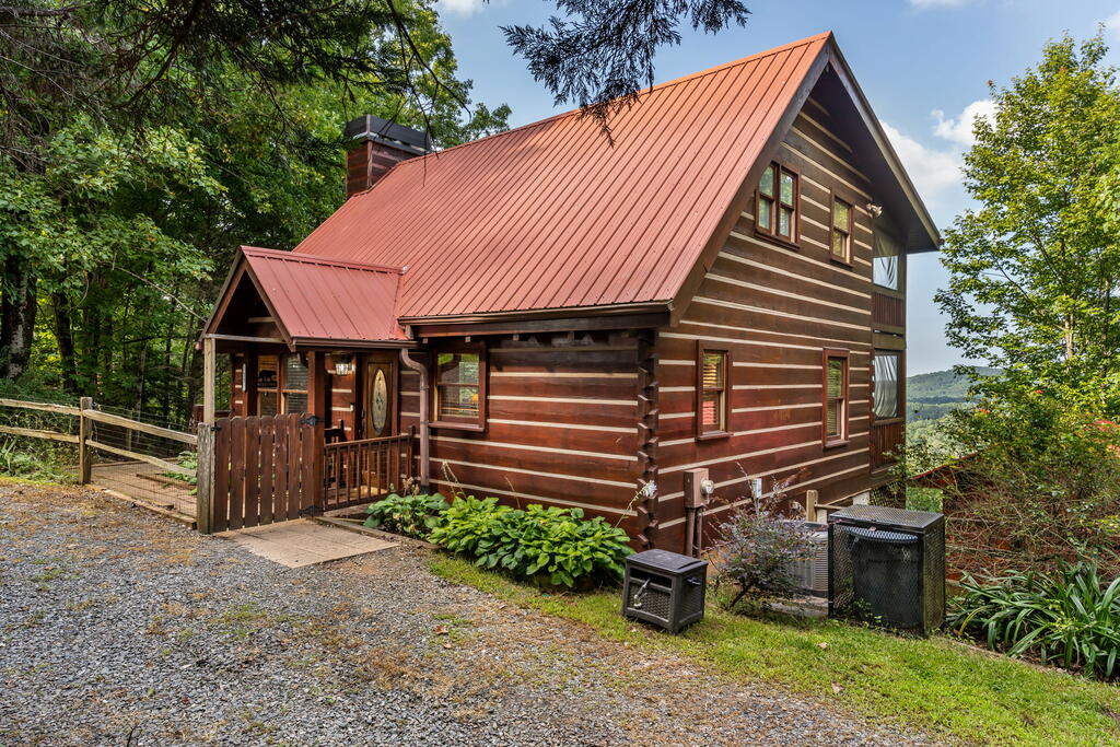 11 Amy Creek Property Photo 10