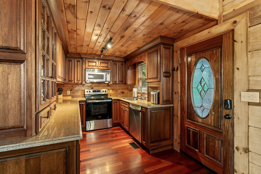 11 Amy Creek Property Photo 14