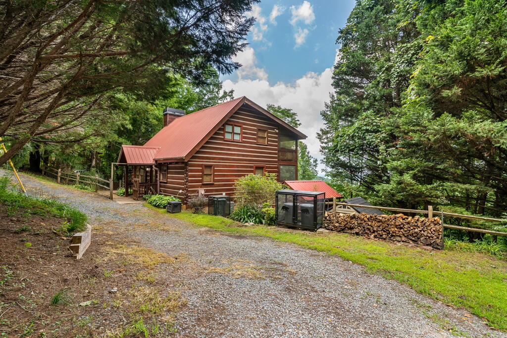 11 Amy Creek Property Photo 35