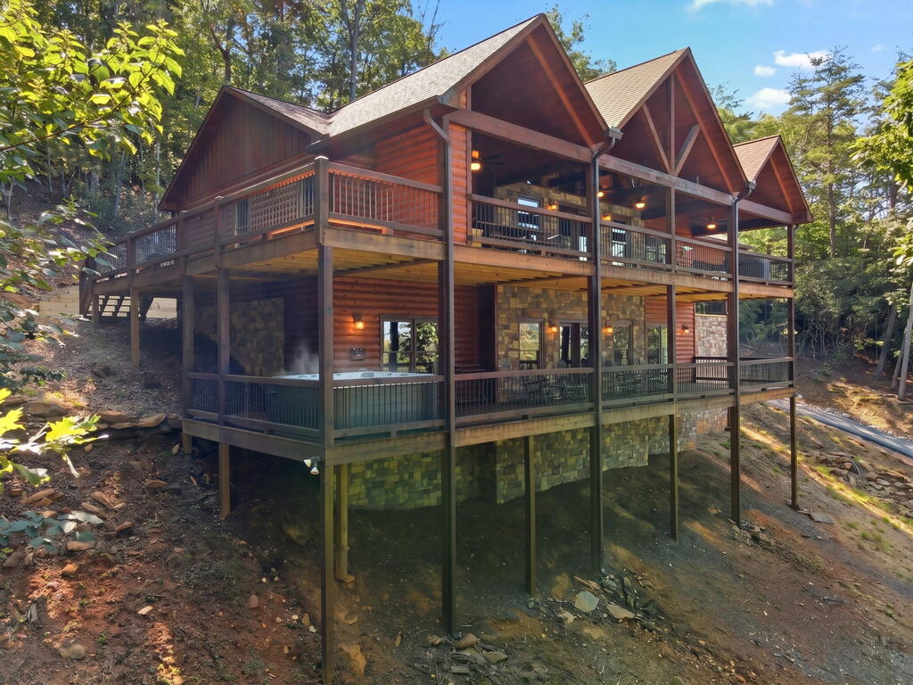175 Stuart Drive Property Photo 3