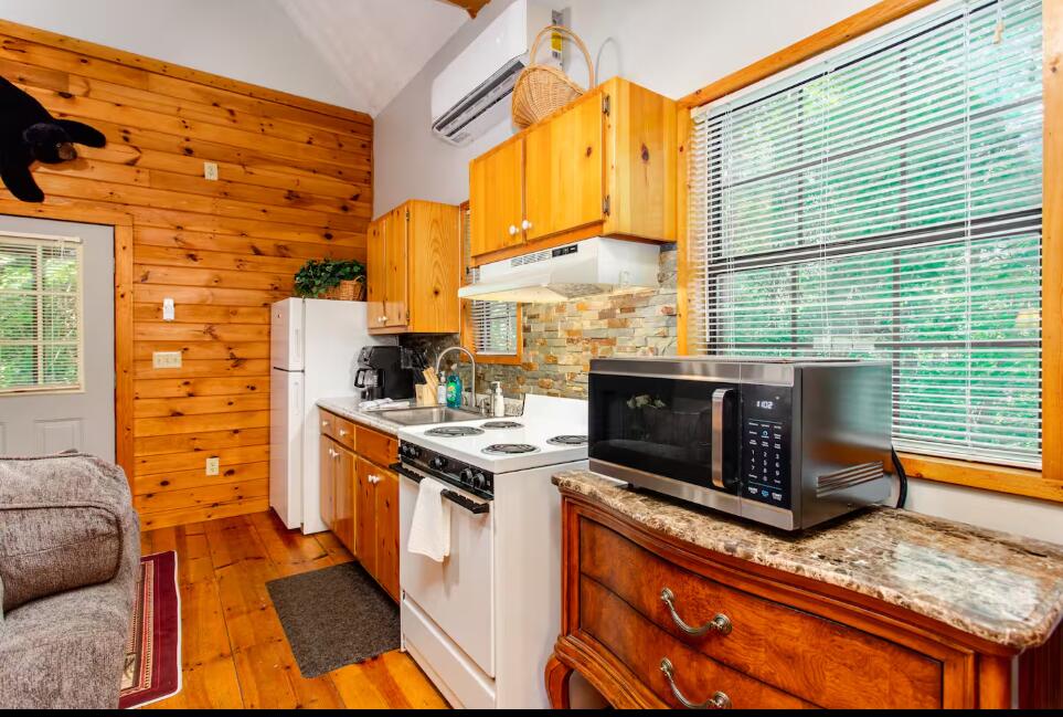 27 Tillman Terrace Property Photo 13