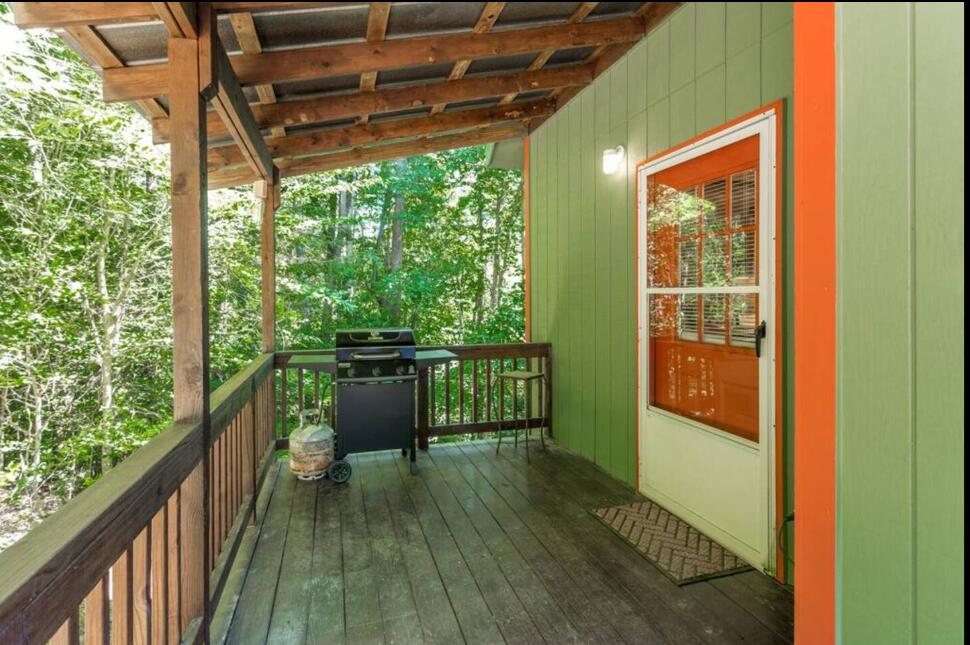 27 Tillman Terrace Property Photo 16