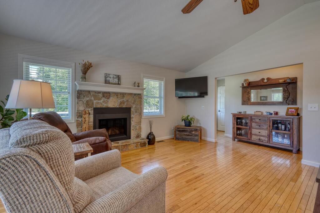 30 Shores Drive Property Photo 3