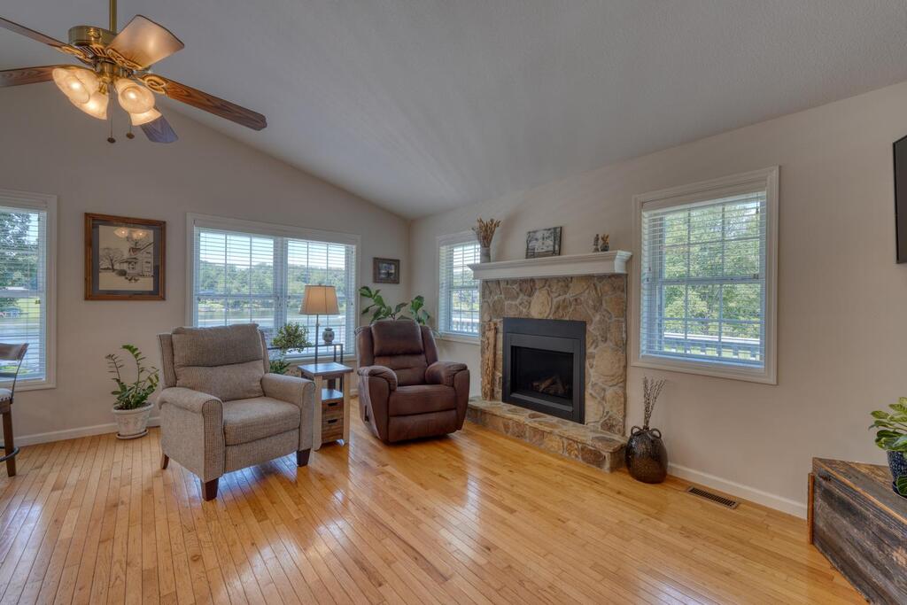 30 Shores Drive Property Photo 4