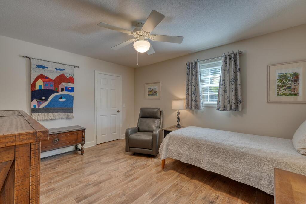 30 Shores Drive Property Photo 9
