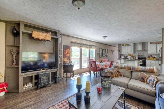 1484 Floyd Stalcup Road Property Photo 9