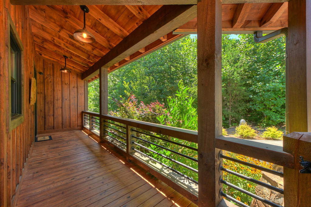 320 Amber Ridge Property Photo 7
