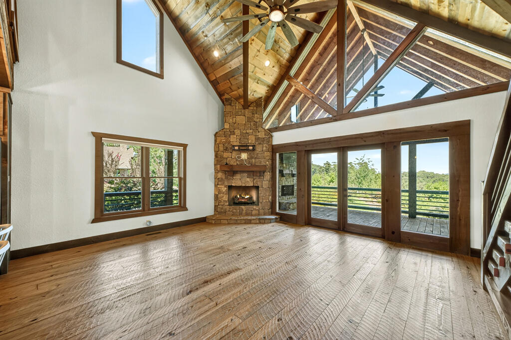320 Amber Ridge Property Photo 8