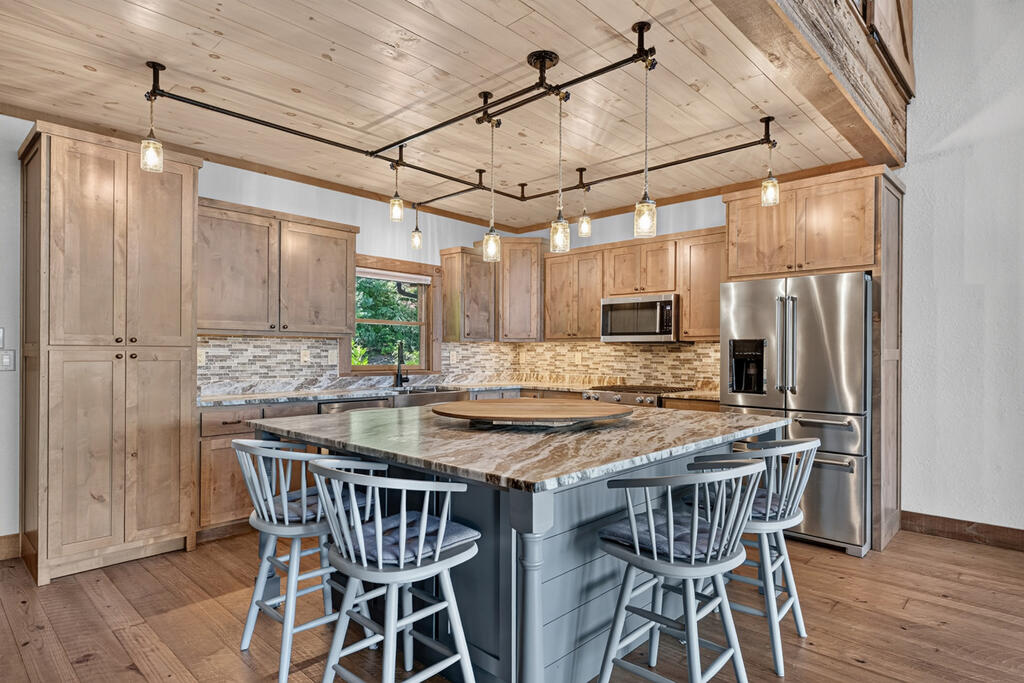 320 Amber Ridge Property Photo 13