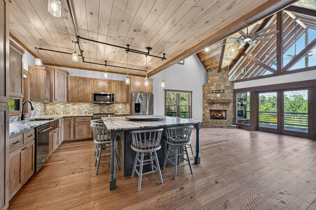 320 Amber Ridge Property Photo 14
