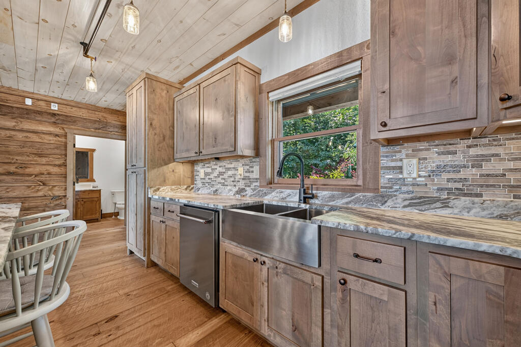 320 Amber Ridge Property Photo 16