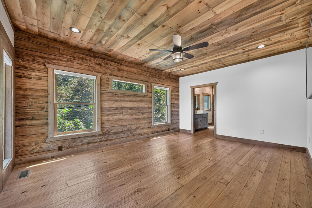 320 Amber Ridge Property Photo 24