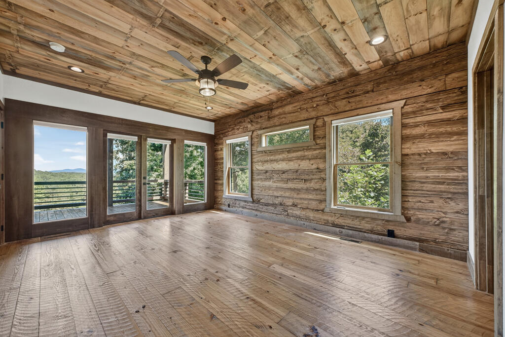 320 Amber Ridge Property Photo 25