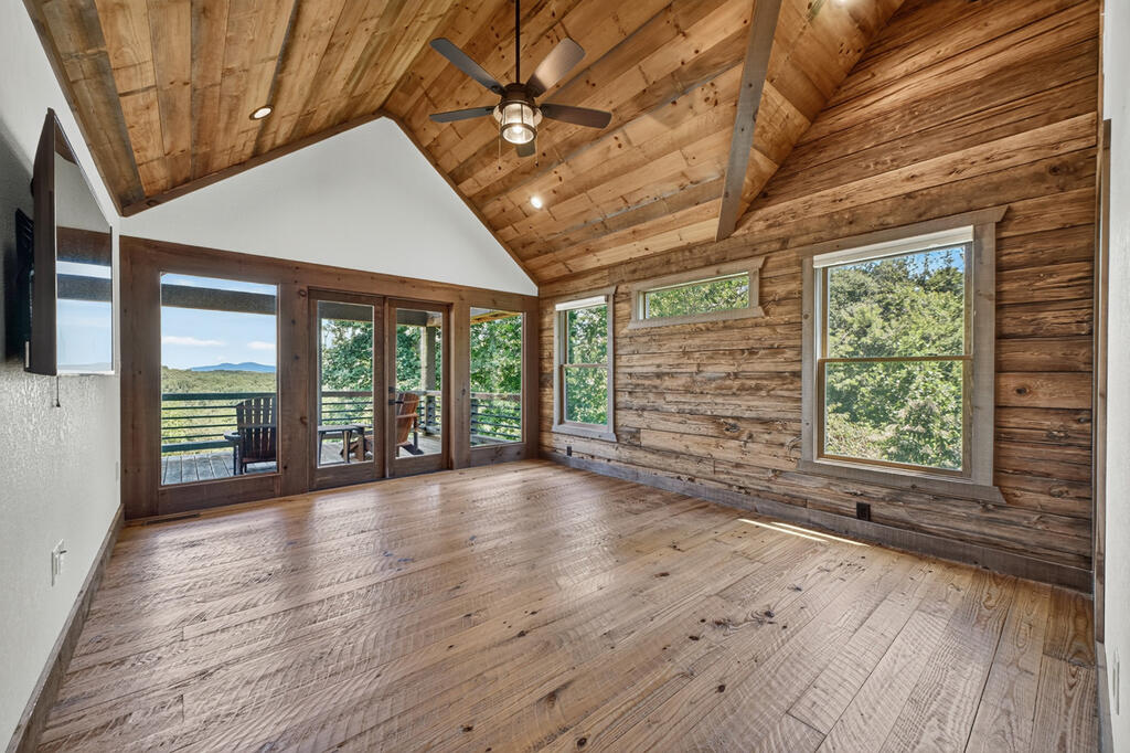 320 Amber Ridge Property Photo 32