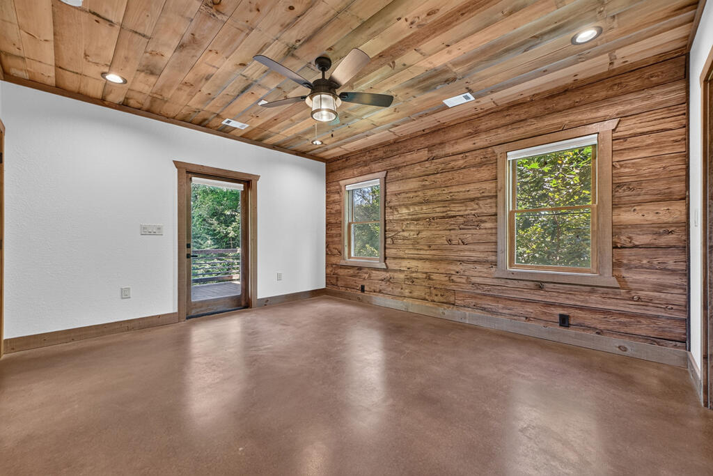 320 Amber Ridge Property Photo 44