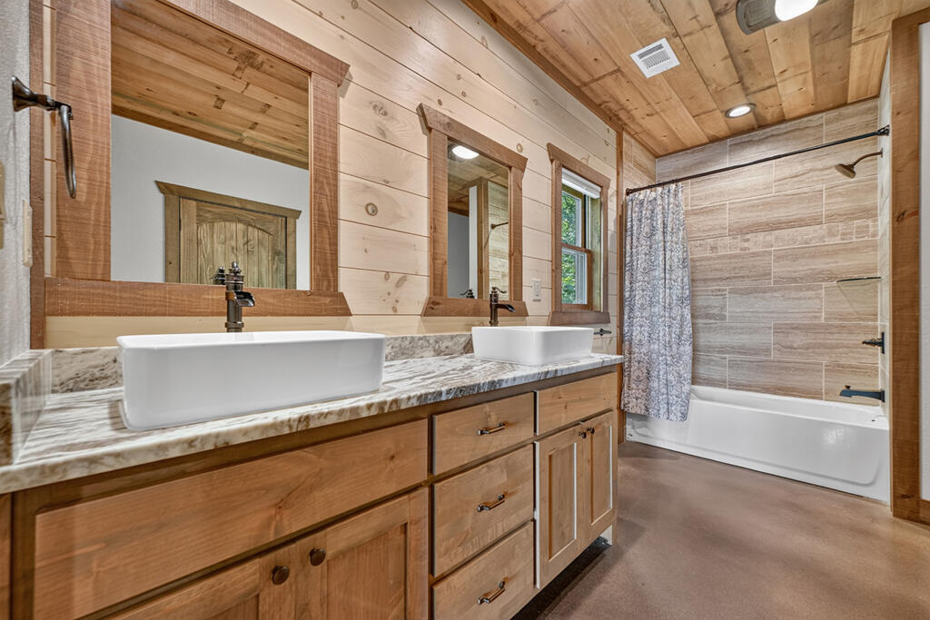 320 Amber Ridge Property Photo 45