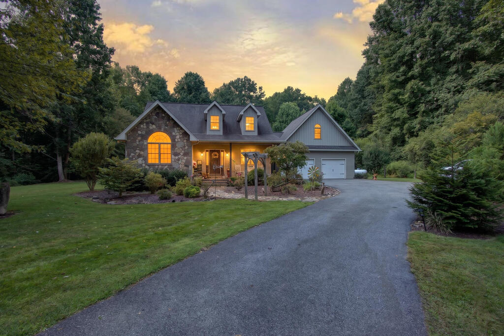 137 Noblet Drive Property Photo 1