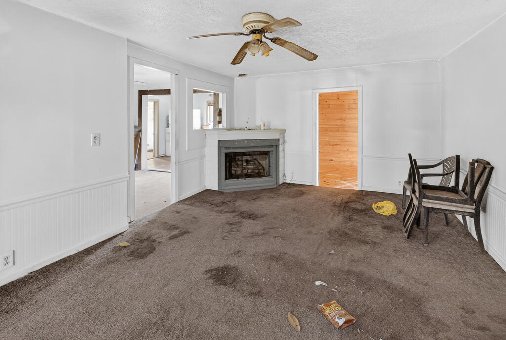 367 East Second St Property Photo 5