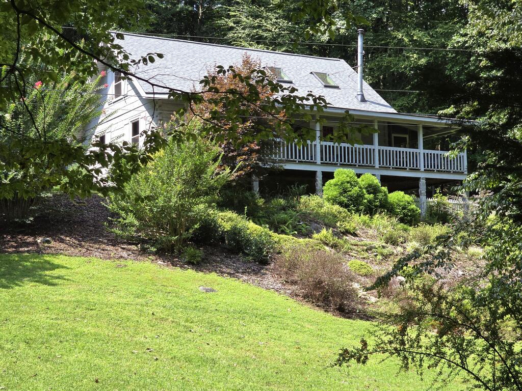 144 Cougar Lane Property Photo 1