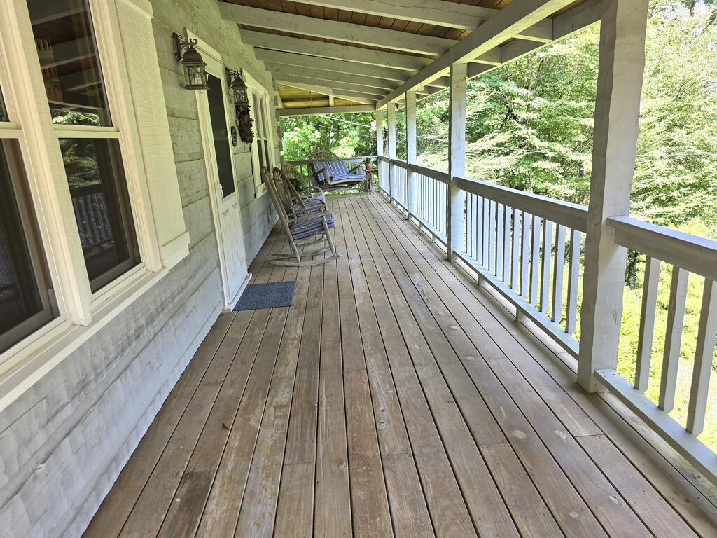 144 Cougar Lane Property Photo 3