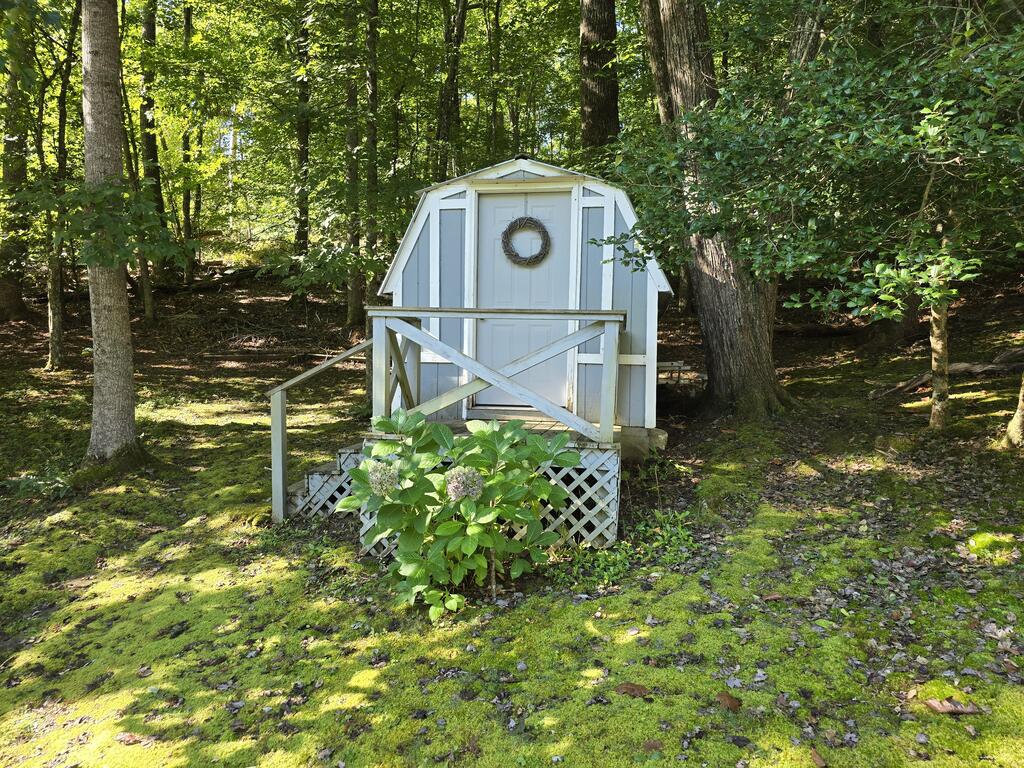 144 Cougar Lane Property Photo 5