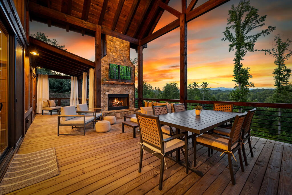 107 Fish Tale Cove Property Photo 4
