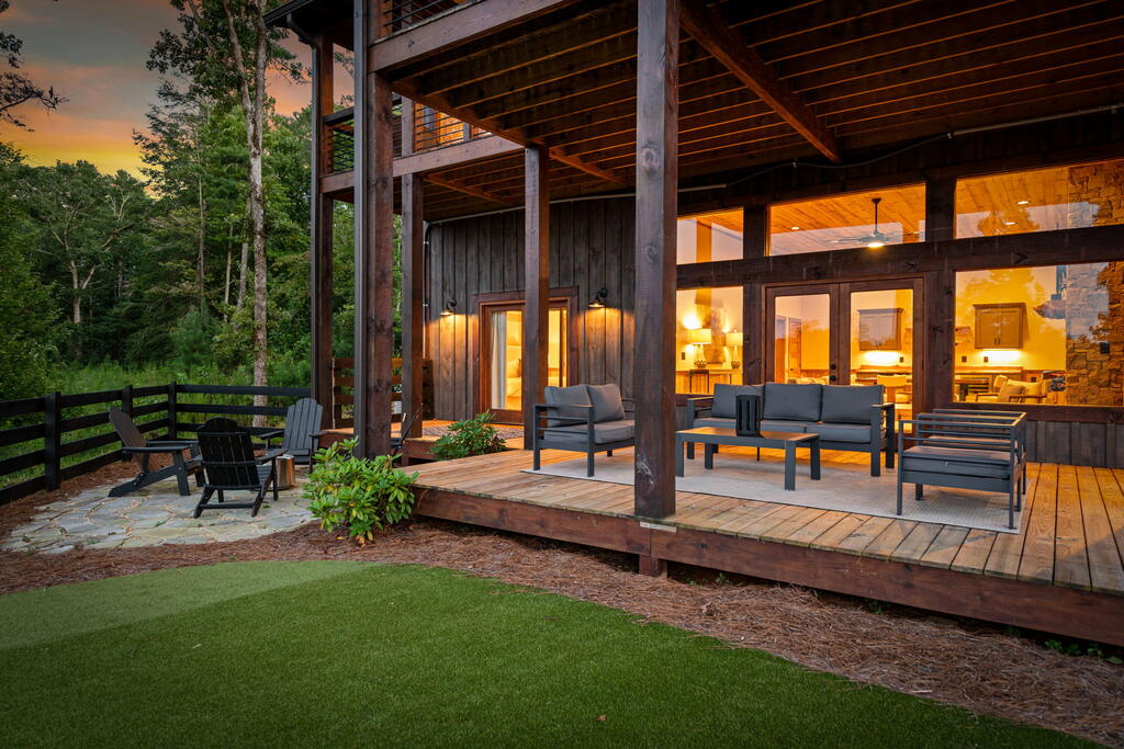 107 Fish Tale Cove Property Photo 5