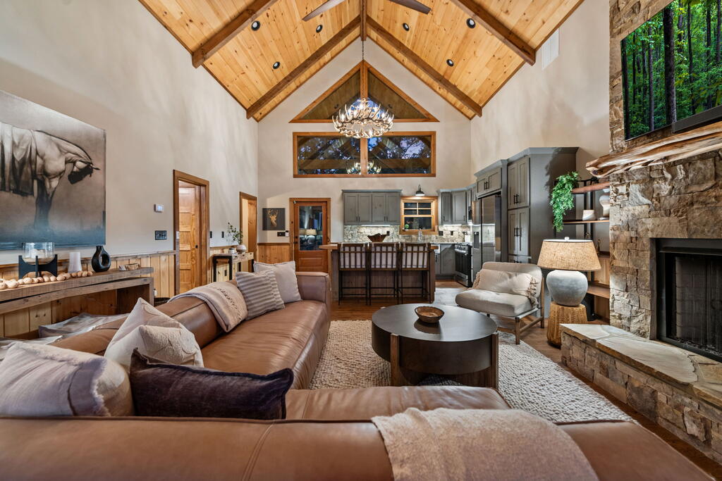 107 Fish Tale Cove Property Photo 8