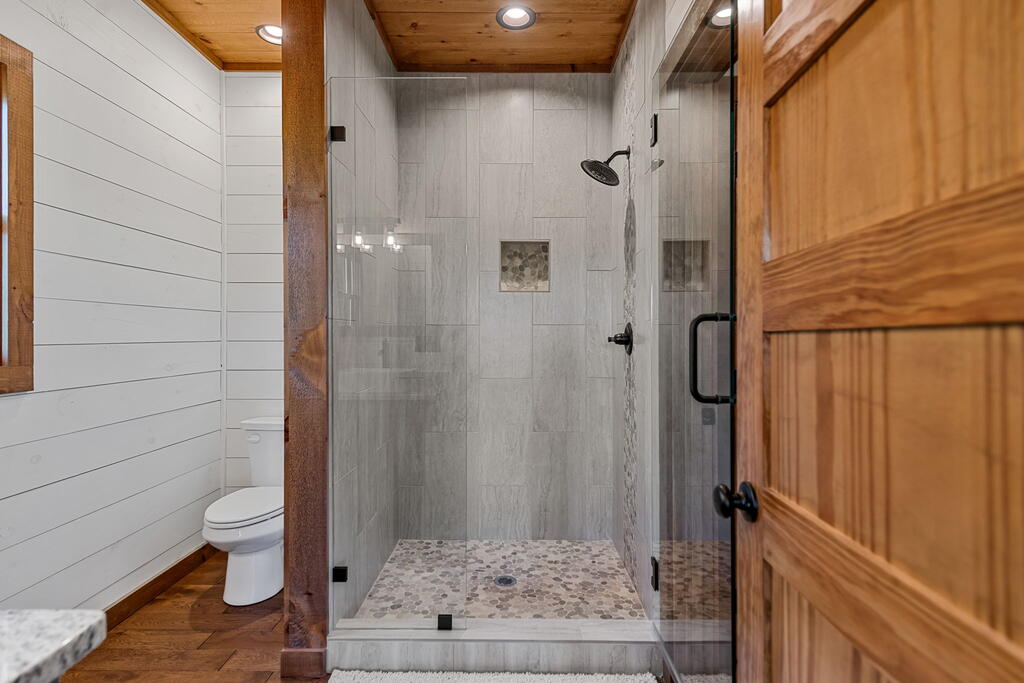 107 Fish Tale Cove Property Photo 33