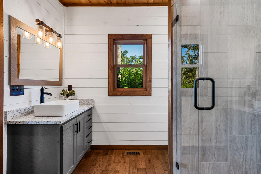 107 Fish Tale Cove Property Photo 34