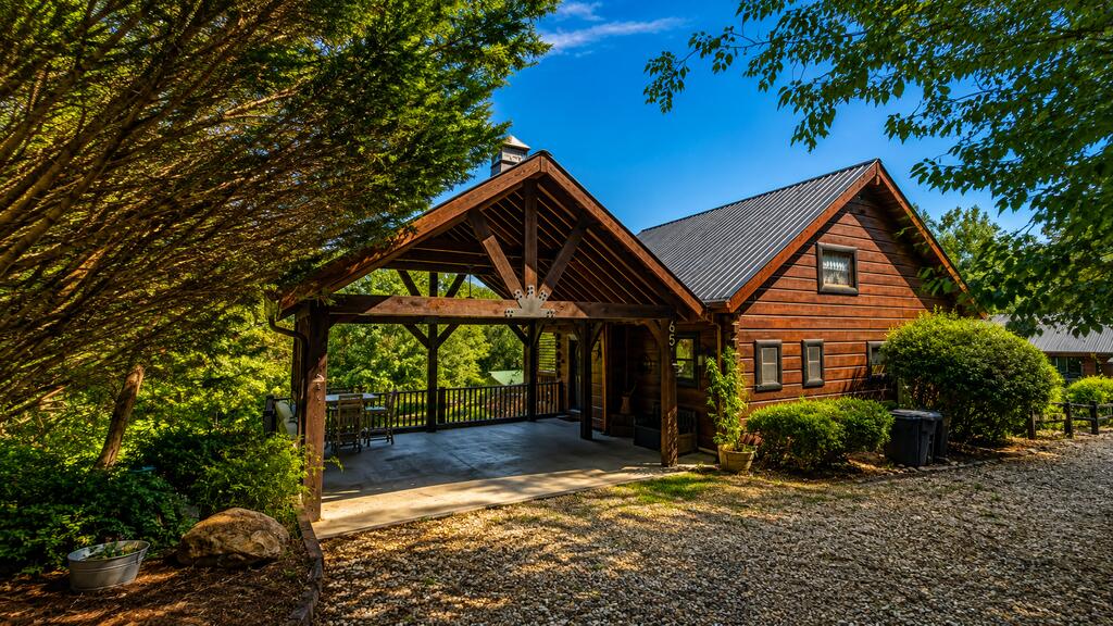 65 Running Waters Trail Property Photo 5