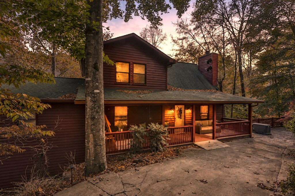 178 Novena Court Property Photo 3