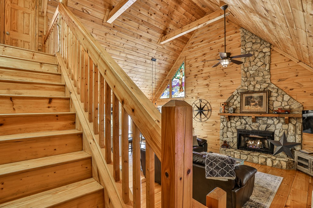 178 Novena Court Property Photo 9