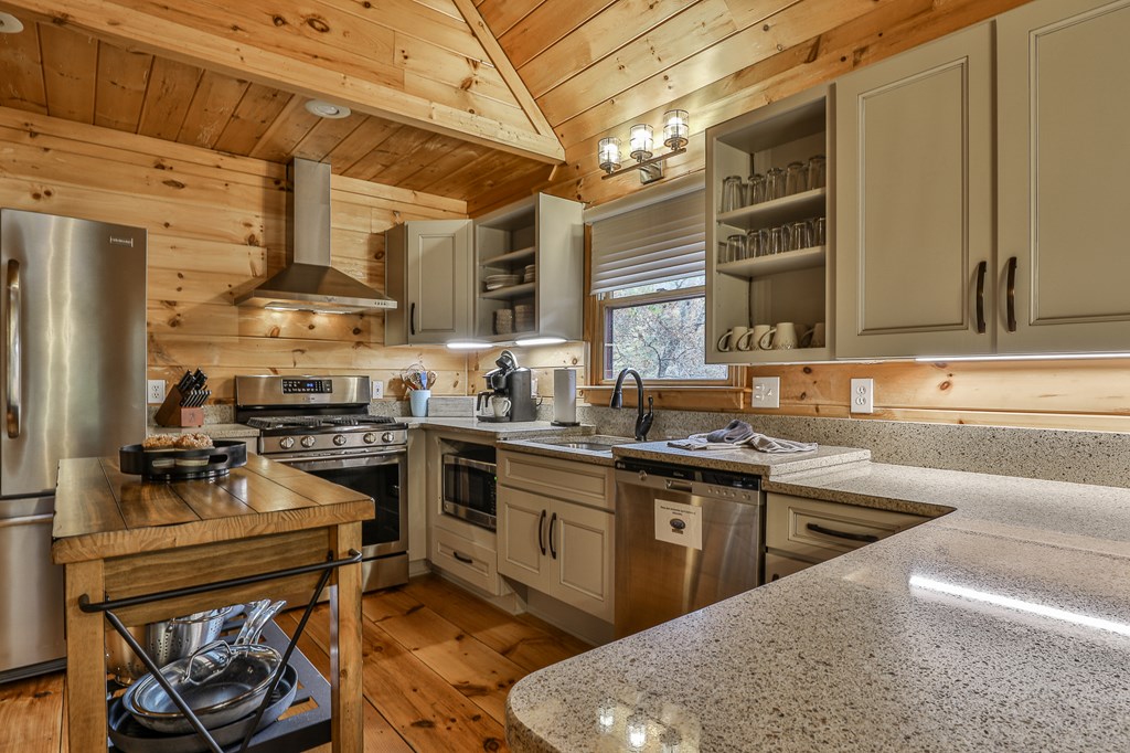 178 Novena Court Property Photo 18