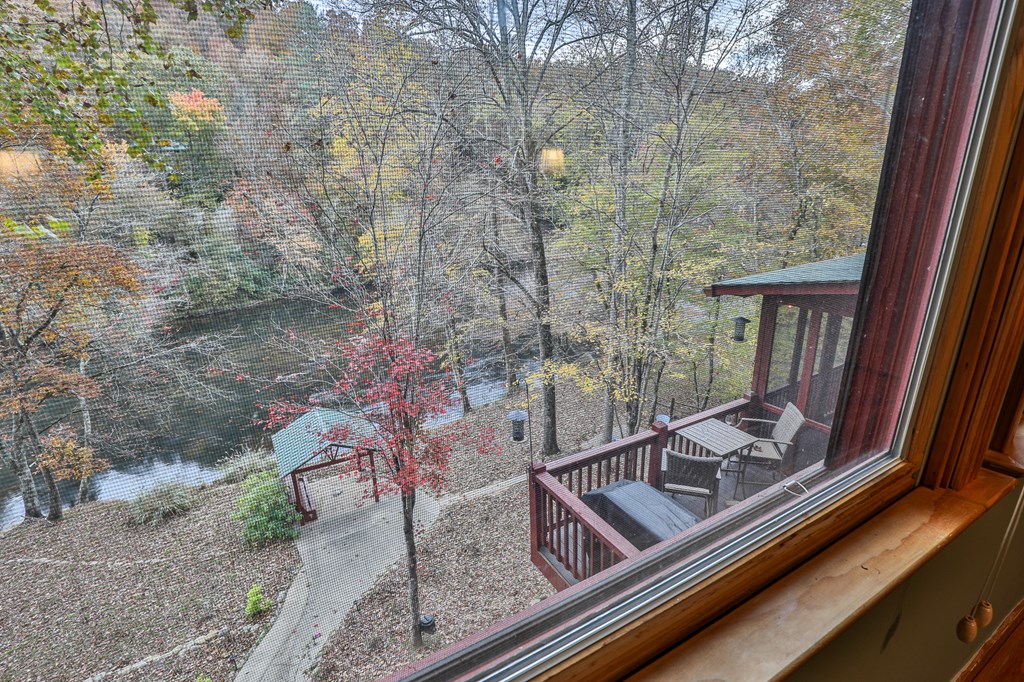 178 Novena Court Property Photo 33