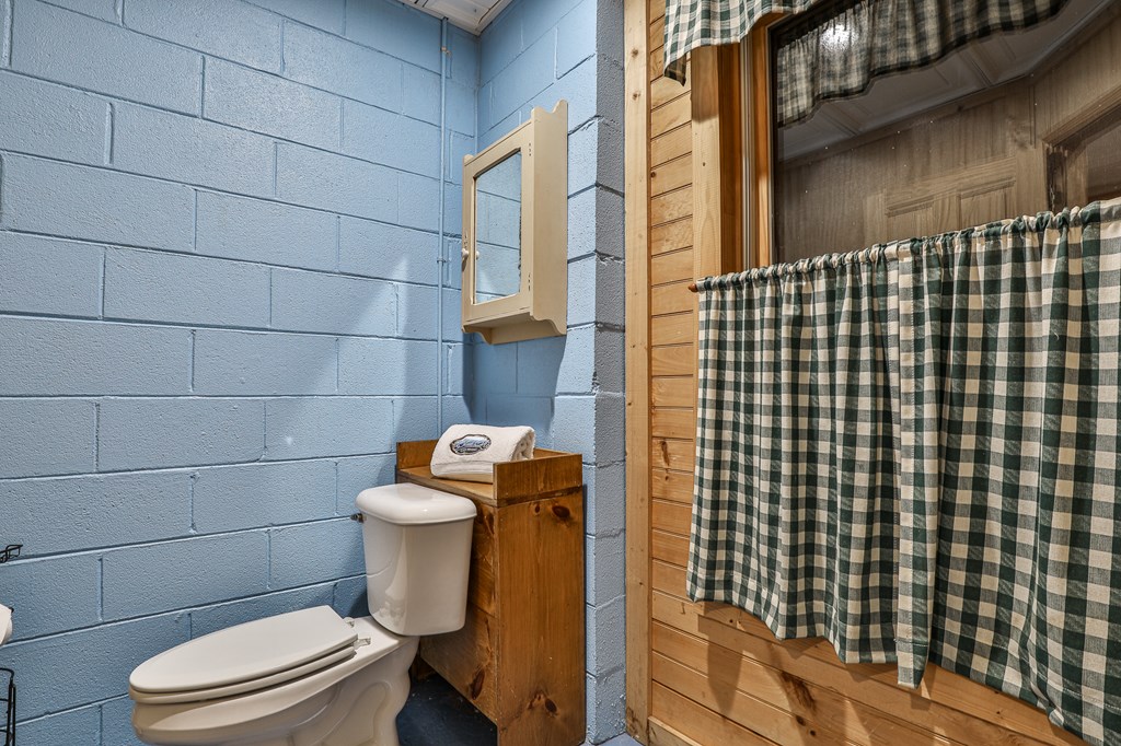 178 Novena Court Property Photo 38