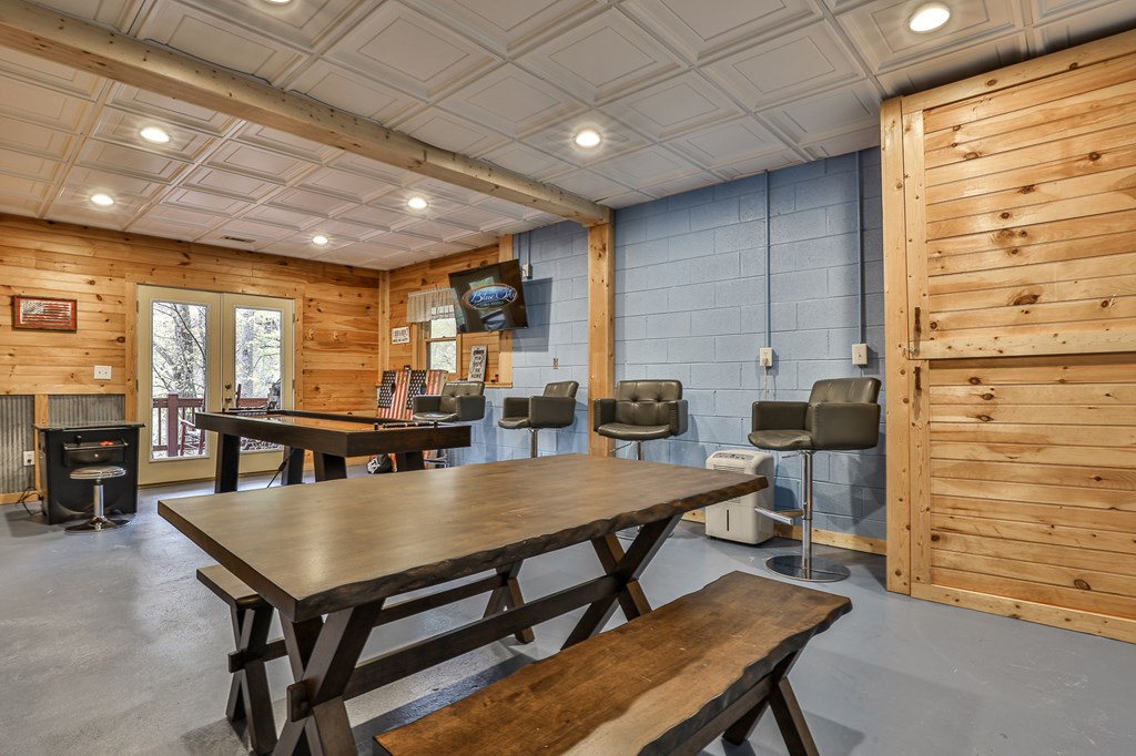 178 Novena Court Property Photo 40