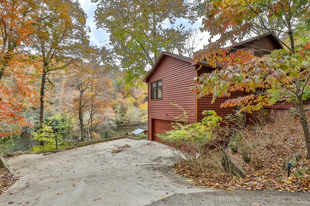 178 Novena Court Property Photo 48
