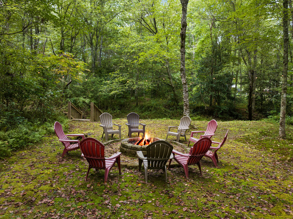 123 Lone Oak Drive Property Photo 4
